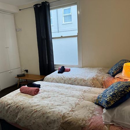 Comfortable Home Away From Home, Town Centre, Free Parking,Multiple Rooms Cheltenham Buitenkant foto