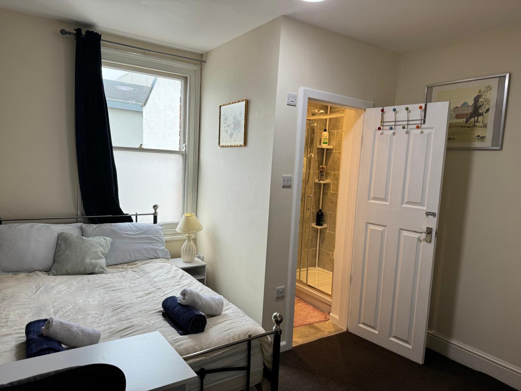 Comfortable Home Away From Home, Town Centre, Free Parking,Multiple Rooms Cheltenham Buitenkant foto