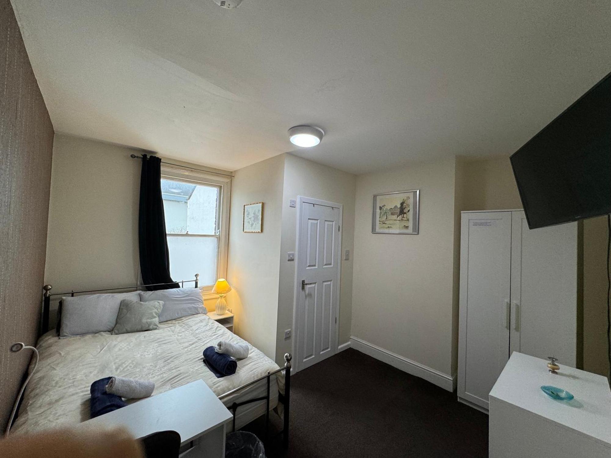 Comfortable Home Away From Home, Town Centre, Free Parking,Multiple Rooms Cheltenham Buitenkant foto
